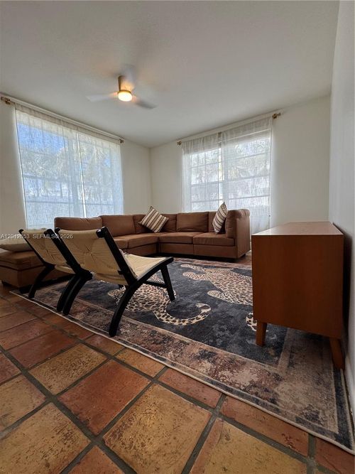 208-1460 Ocean Dr, Miami Beach, FL, 33139-4198 | Card Image