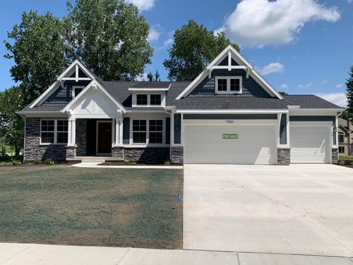 7060 Pinehurst Dr Ne, Rockford, MI, 49341-9686 | Card Image