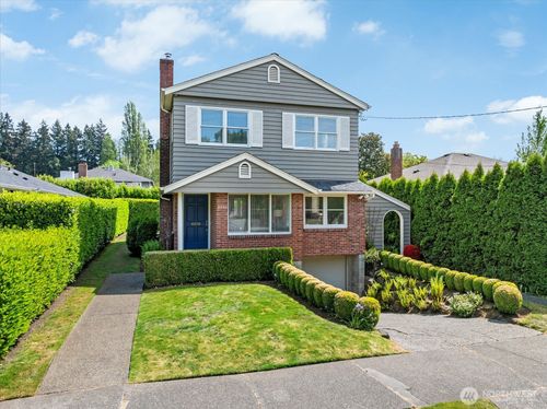 4550 47th Ave Ne, Seattle, WA, 98105-3820 | Card Image