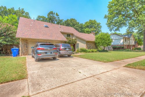 7004 Peach Ave, Broken Arrow, OK, 74011-5829 | Card Image