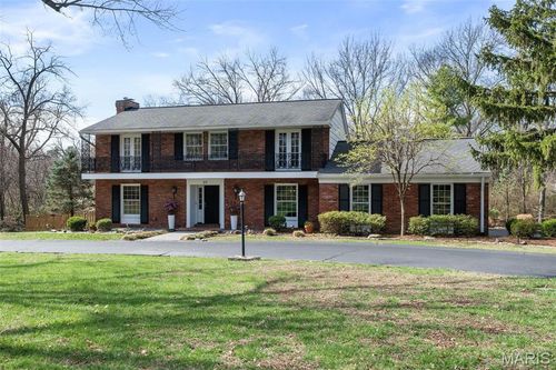 29 Summerhill Ln, Town And Country, MO, 63017-8408 | Card Image