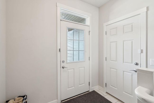 35 Sage Bluff Heights Nw, Home with 3 bedrooms, 3 bathrooms and 2 parking in Calgary AB | Image 4