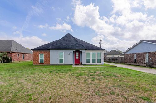 18128 Judith Dr, Zachary, LA, 70791-8215 | Card Image