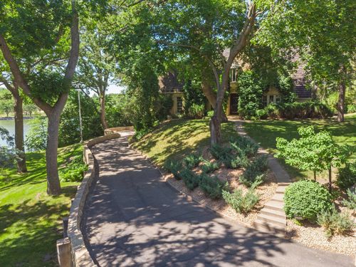 435 Washington Ave W, Hutchinson, MN, 55350-2445 | Card Image