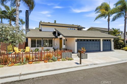 17982 Dellglen Cir, Huntington Beach, CA, 92647 | Card Image