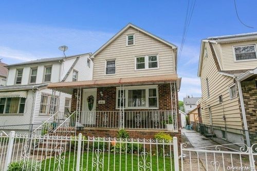 fl-1st-115 198th St, Saint Albans, NY, 11412-2828 | Card Image