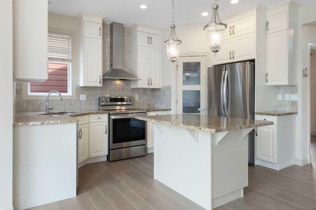 133 Silverado Creek Cres Sw, House other with 3 bedrooms, 3 bathrooms and 4 parking in Calgary AB | Image 5