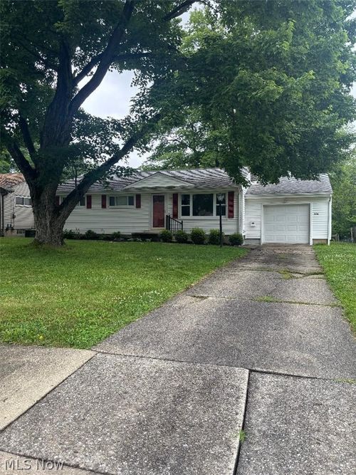 2715 Rexford Road, Youngstown, OH, 44511 | Card Image