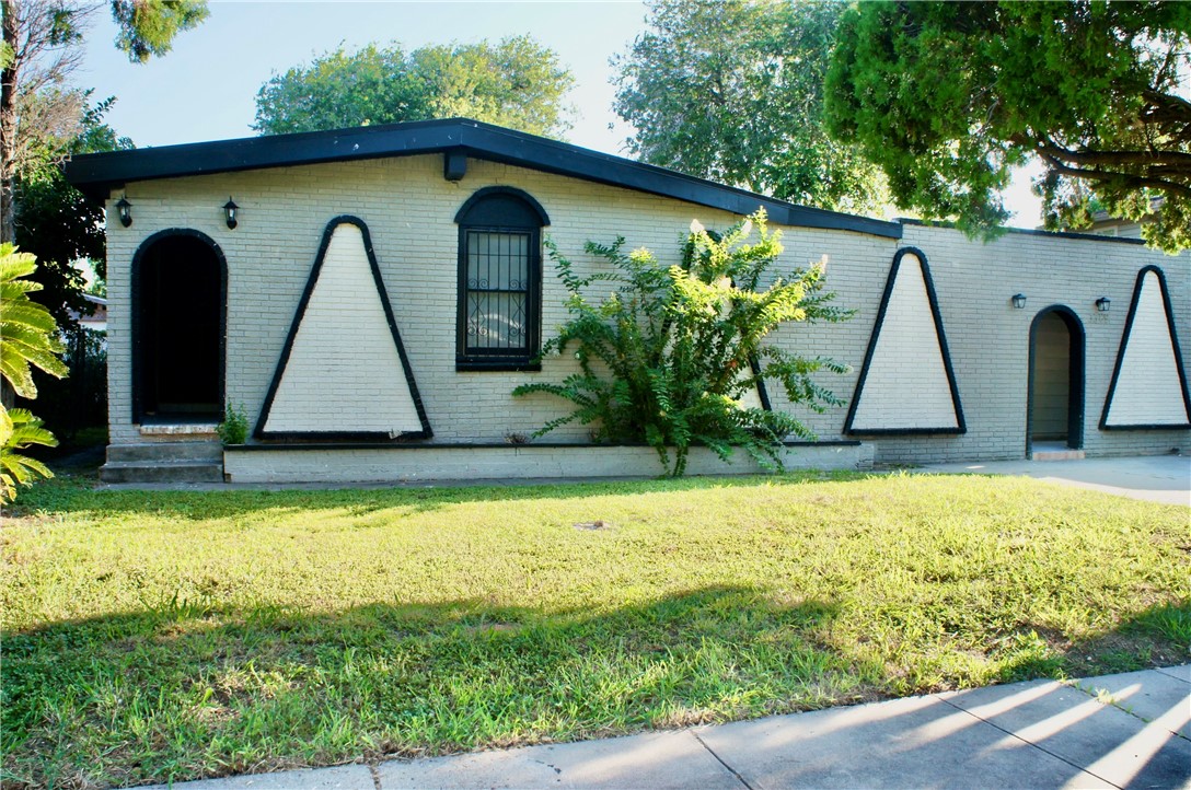 Mahan Dr, Corpus Christi, TX 78415