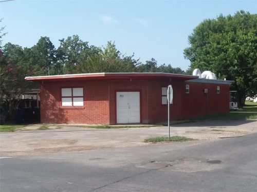 701 E 6th St, Sweeny, TX, 77480-1919 | Card Image