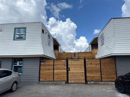 st-2434 Lidstone St, Houston, TX, 77023-5271 | Card Image