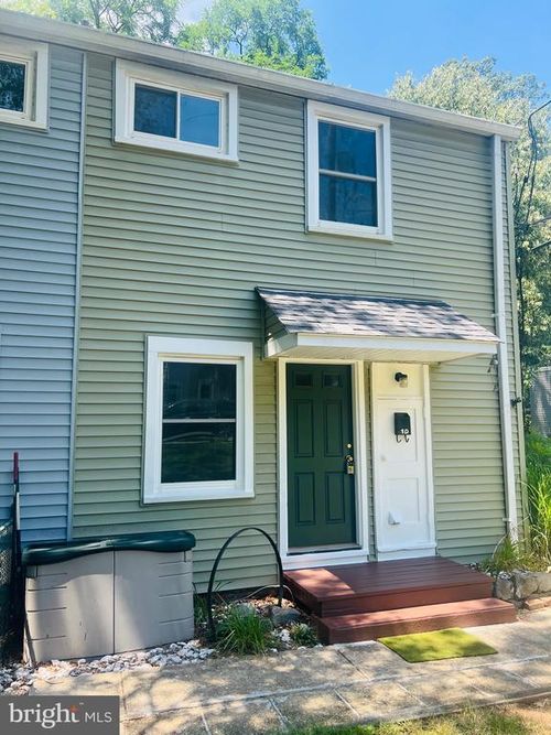 1 Laurel Hill Rd, GREENBELT, MD, 20770-7751 | Card Image