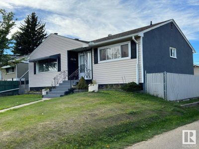 11636 Groat Rd Nw, House other with 6 bedrooms, 2 bathrooms and null parking in Edmonton AB | Image 2