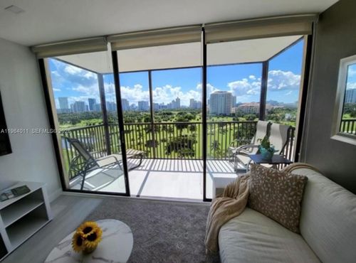 apt-1038-20379 Country Club Dr, Aventura, FL, 33180-4301 | Card Image