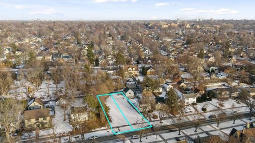 426 Woodlawn Ave, Saint Paul, MN, 55105-1342 | Card Image