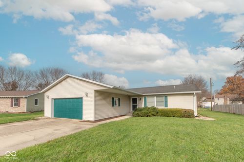 2462 W Southwind Ct, Columbus, IN, 47201-4558 | Card Image