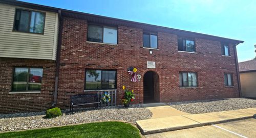 apt-8-1301 Clifford Dr, Urbana, IL, 61802-6804 | Card Image
