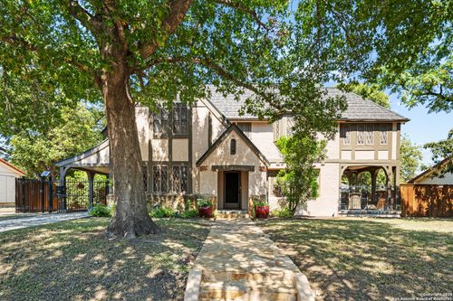 211 Mary Louise Dr, San Antonio, TX, 78201-4422 | Card Image