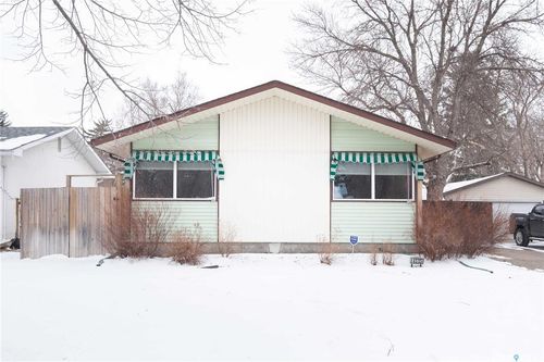 4515 Castle Road, Regina, SK, S4S4W6 | Card Image