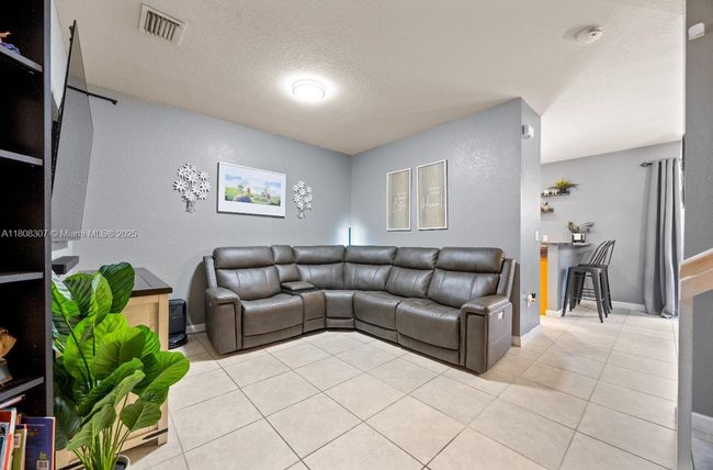 3427 W 89 Th Ter, Townhouse with 3 bedrooms, 3 bathrooms and null parking in HIALEAH FL | Image 10