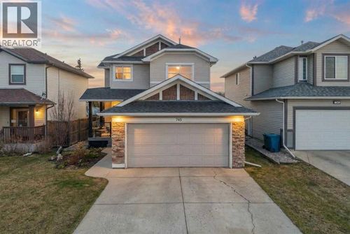 745 Fairways Green Nw, Airdrie, AB, T4B3E6 | Card Image