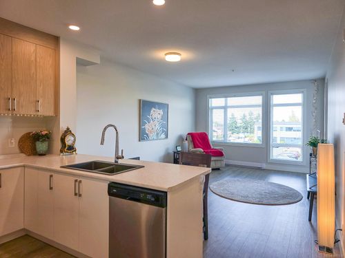 204-6544 Metral Dr, Nanaimo, BC, V9T2L8 | Card Image