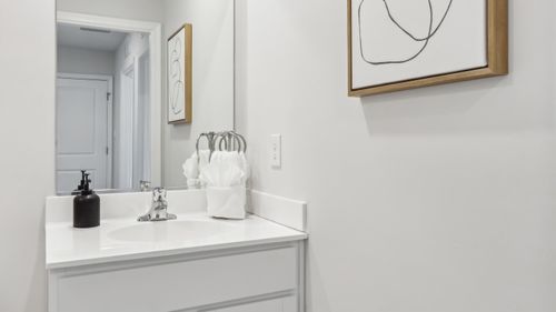 128 W Montgomery Ave, Wildwood, NJ, 08260-1715 | Card Image