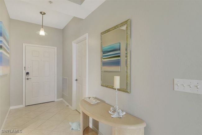 APT-404 - 450 Launch Cir, Condo with 3 bedrooms, 2 bathrooms and null parking in NAPLES FL | Image 8