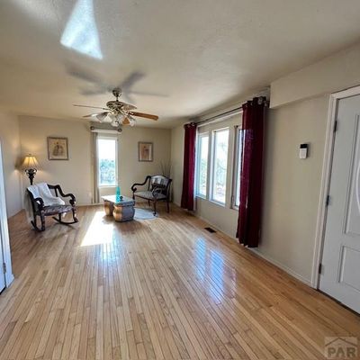 Main House Living room | Image 3