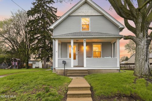 227 Osborne St, Rossford, OH, 43460-1238 | Card Image