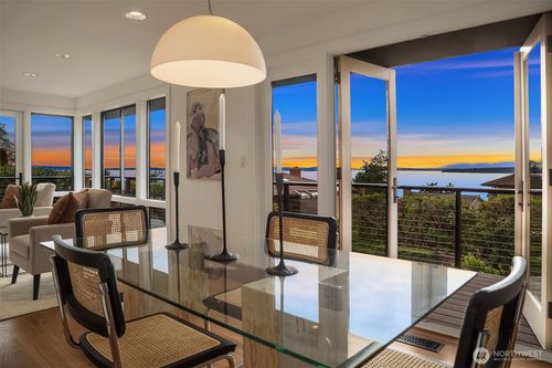 2426 Nw 201st Pl, Shoreline, WA, 98177-2427 | Card Image