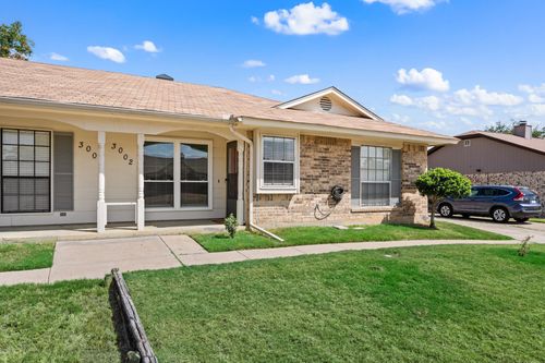 3002 Clover Ln, Euless, TX, 76039-7817 | Card Image