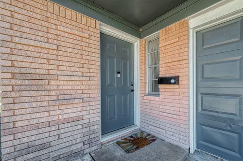 1803 Bayou Homes Dr, Galveston, TX, 77551-1336 | Card Image