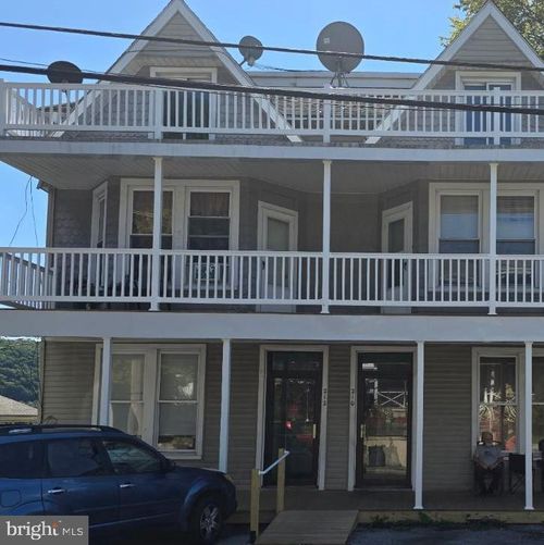 fl-1st-212 S Saint Peter St, SCHUYLKILL HAVEN, PA, 17972-1724 | Card Image