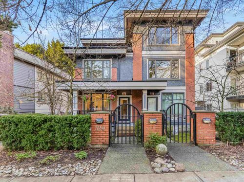 329 E 7th Ave, Vancouver, BC, V5T1M9 | Card Image