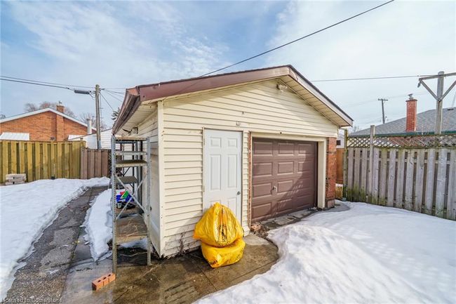 8 Shynal Ave, House other with 4 bedrooms, 2 bathrooms and 6 parking in Hamilton ON | Image 48