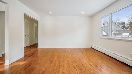 100 E Sunnyside Ln, Irvington, NY, 10533-1033 | Card Image