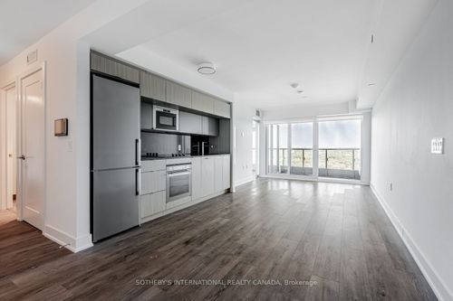 2124-585 Bloor St E, Toronto, ON, M4W0B3 | Card Image