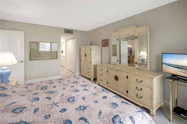 Primary bedroom w/ensuite | Image 15
