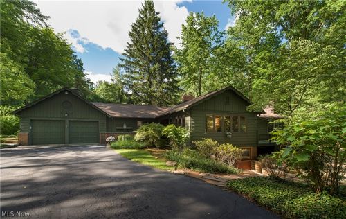 134 N Revere Rd, Fairlawn, OH, 44333-4022 | Card Image