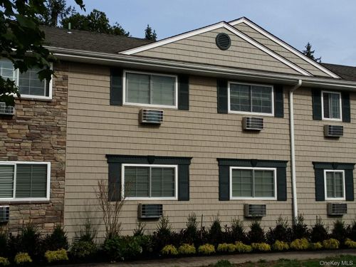 apt-2b-331 Brook Ave, Bay Shore, NY, 11706-5628 | Card Image