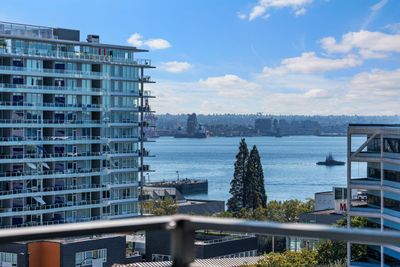 801 - 175 W 1 St St, Condo with 1 bedrooms, 1 bathrooms and 1 parking in North Vancouver BC | Image 1