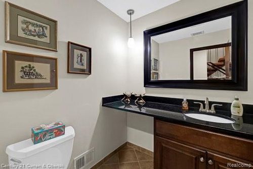 7190 Pebble Park Dr, West Bloomfield, MI, 48322-3505 | Card Image