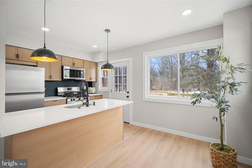 4933 38th Ave, HYATTSVILLE, MD, 20782-3916 | Card Image