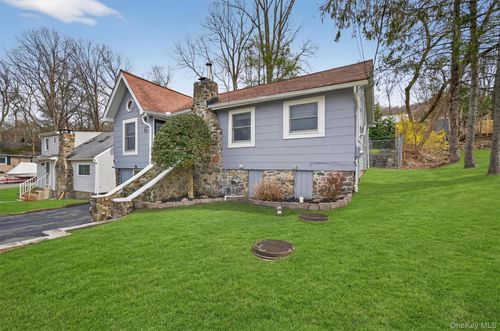 6 Glendale Rd, Greenwood Lake, NY, 10925-2817 | Card Image