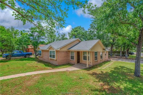 3100 Heatherwood Dr, Bryan, TX, 77801-2409 | Card Image