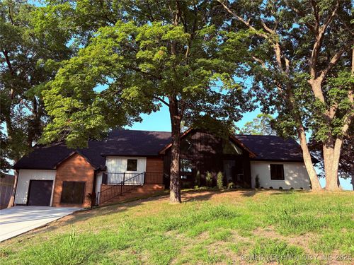111 Circle Dr, Afton, OK, 74331-8042 | Card Image