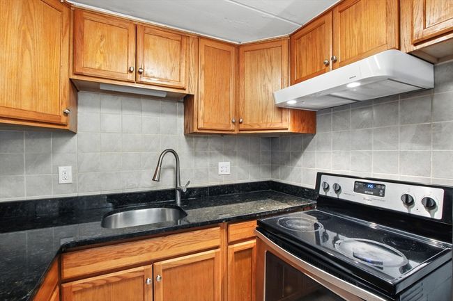 APT-2F - 18 Nelson Dr, Condo with 2 bedrooms, 1 bathrooms and 2 parking in Randolph MA | Image 10
