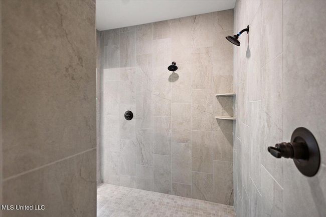 Walk Through Shower | Image 28
