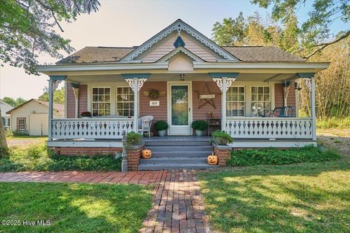 509 Carthage St, Cameron, NC, 28326-6383 | Card Image